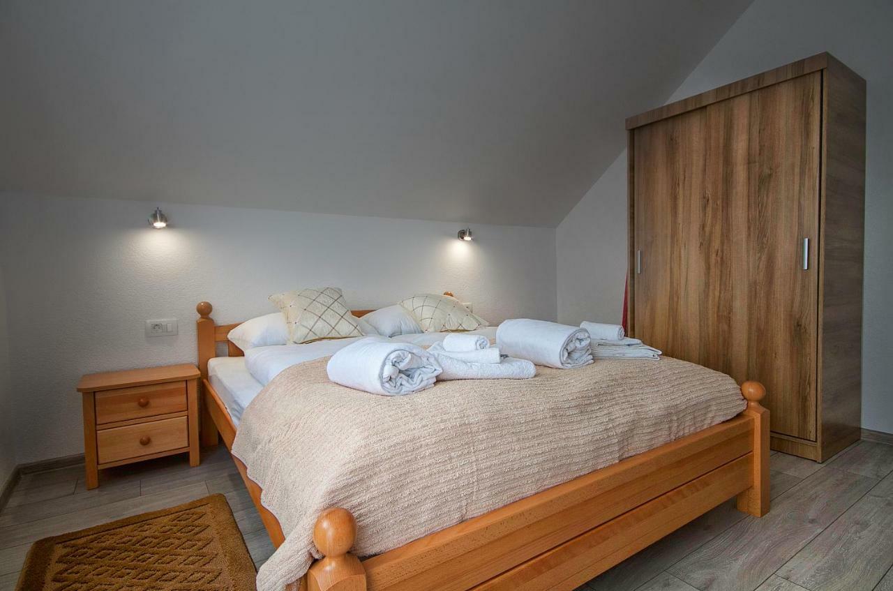Apartment Josipa Selište Drežničko Kültér fotó